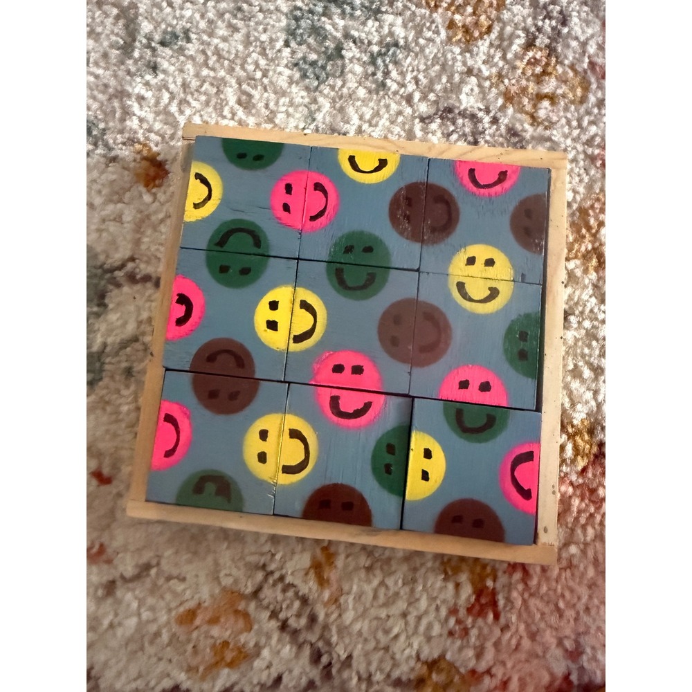 Handmade Wooden Smiley Face Sliding Puzzle Game Hand Painted Pop‎ Art Folk Toy